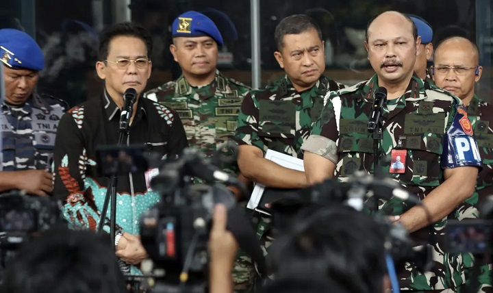 Komandan Puspom TNI Marsekal Muda (Marsda) R Agung Handoko, Jumat (27/7/2023) kemarin bertemu dengan pimpinan Komisi Pemberantasan Korupsi (KPK) usai penetapan Kabasarnas Marsekal Madya TNI Henri Alfiandi sebagai tersangka dalam kasus dugaan suap di Basar