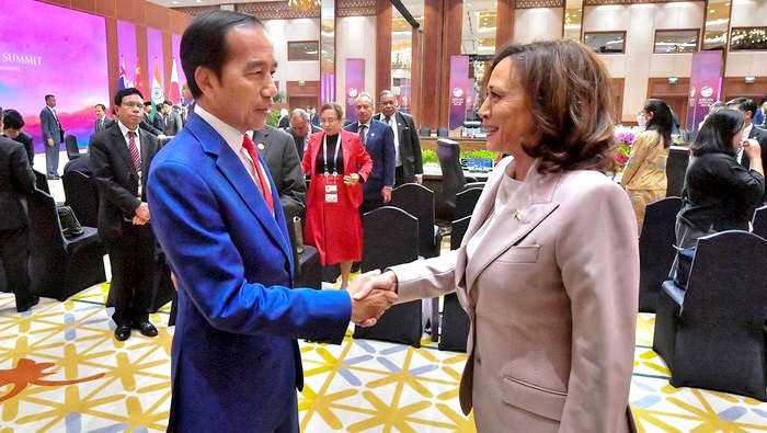 Kamala Harris pamit ke Jokowi setelah KTT Asia Timur ditutup, Kamis (7/9/2023).