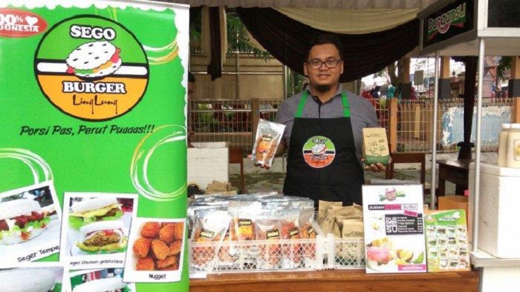 Muhammad Hakam Nausa pemilik Sego Burger ‘Seger’. SP/ LMJ