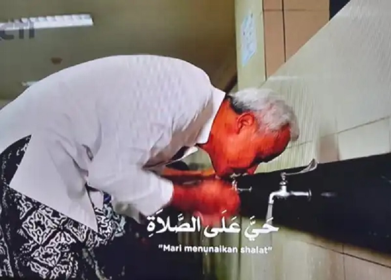 Tayangan adzan dalam stasiun TV swasta yang menampilkan bakal calon presiden Ganjar Pranowo. SP/JAKA
