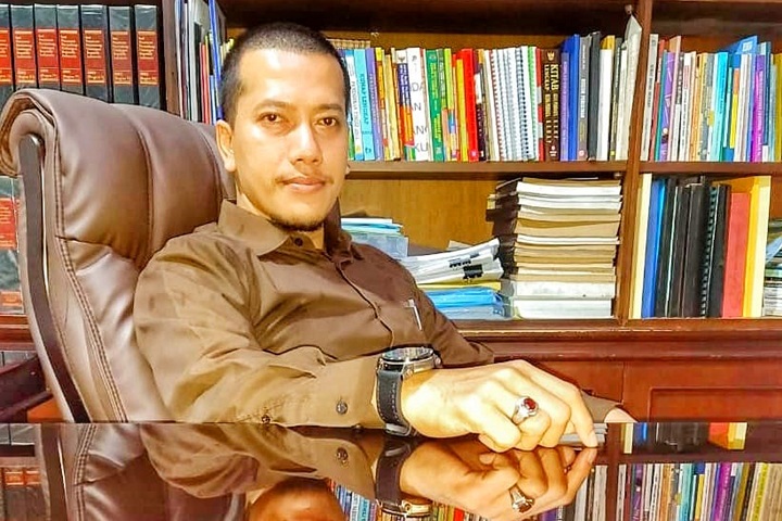  Habib Zaini  Hukum Justitia Legal Advocacy Bureau, Gresik – Indonesia. SP/ Patrik Cahyo