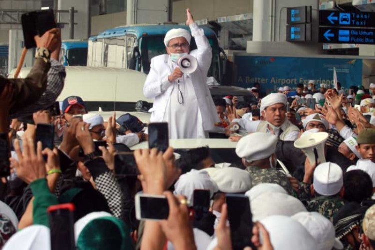 Kepulangan Habib Rizieq Shihab ke Indonesia, 10 November 2020 lalu, yang memicu kerumunan massa ribuan pendukung Habib Rizieq dan FPI di Jakarta. Sp/Reuters