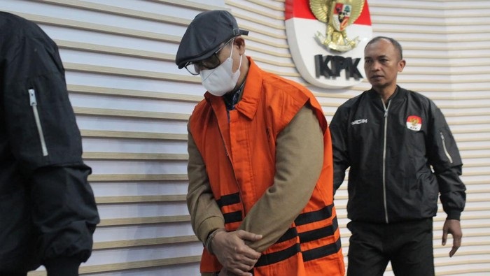 Hakim Agung nonaktif Gazalba Saleh, saat kembali ditetapkan tersangka dan ditahan oleh KPK terkait kasus gratifikasi mantan Menteri dan TPPU kasus lain.