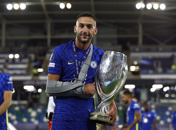 Hakim Ziyech cedera saat Chelsea juara Piala Super Eropa 2021. SP/ Reuters
