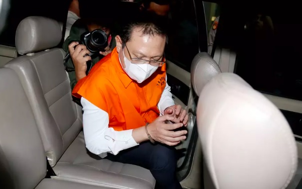 Hasbi Hasan, Eks Sekretaris MA, kini dibidik pasal pencucian uang oleh KPK, usai diduga menerima suap perkara sebesar Rp 3 Miliar.