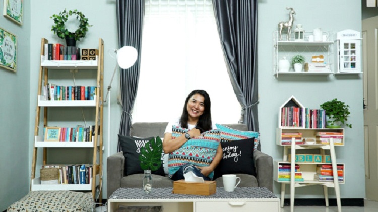 Herlina P. Dewi dengan pemilik bisnis Stilleto Book. SP/ SBY