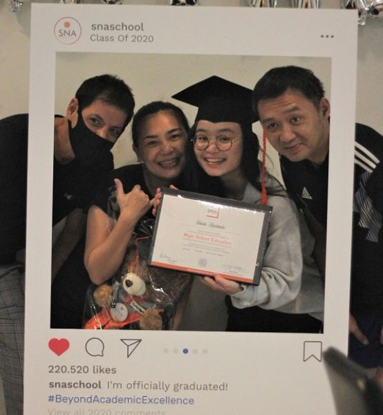 Salah satu pelepasaan siswa di rumah (Home Graduation). SP/BYT