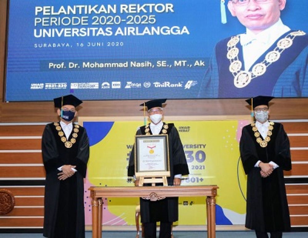 Unair Terima Penghargaan Rekor Muri. SP/ Byt