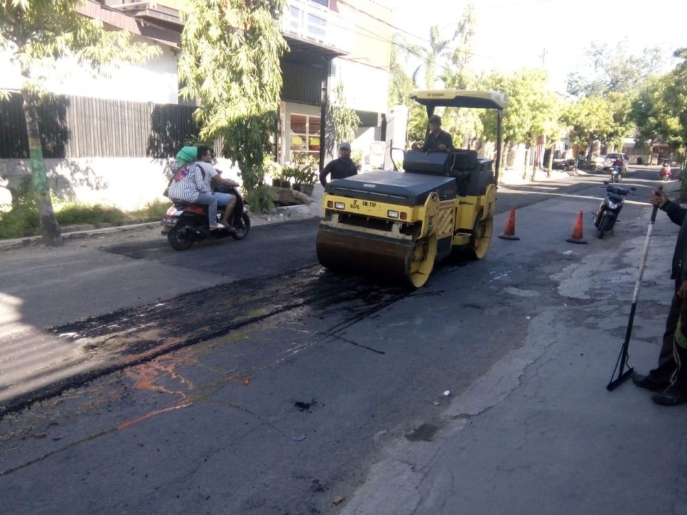 Pemerintah Kabupaten Sumenep lakukan pemerataan jalan di jalan Setiabudi.SP/Ainur Rahman
