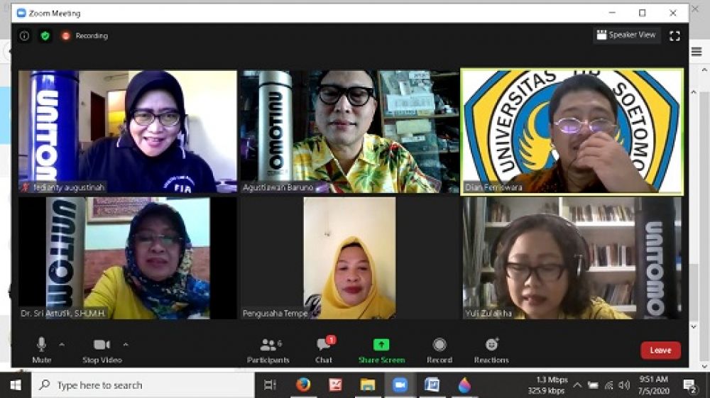 Tim Dipa Unitomo gelar penyuluhan atau sosialisasi dan konsultasi langsung dengan  Pujiati Ketua Kelompok pengrajin tempe dari Medokan Semampir Surabaya dan dihadiri oleh beberapa partisipan dosen dan pemerhati UMKM. SP/BYTA