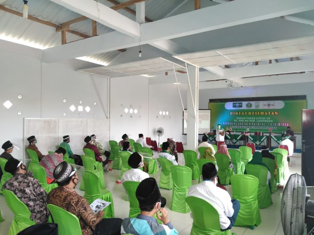 Suasana Diklat Kesehatan Tanggap Covid-19 yang digelar RMI NU, LKKNU, LBINU dan satgas Covi-19 PCNU Lamongan.

 FOTO:SP/MUHAJIRIN KASRUN