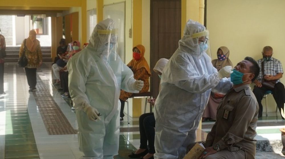 Setiap ASN bisa mendapatkan kesempatan untuk tes swab dengan mengisi pendaftaran secara online, Jumat (10/7/2020). SP/Julian