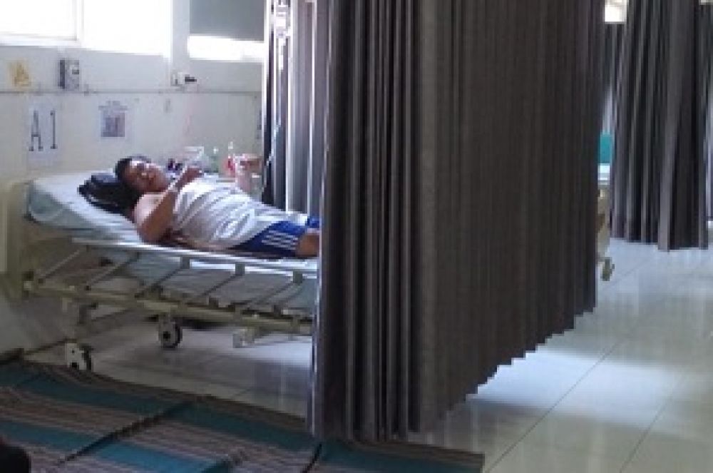 Rb Abdul Qodir Jailani saat di rawat di RSUD. Moh Anwar, Sumenep. SP/Ainur Rahman