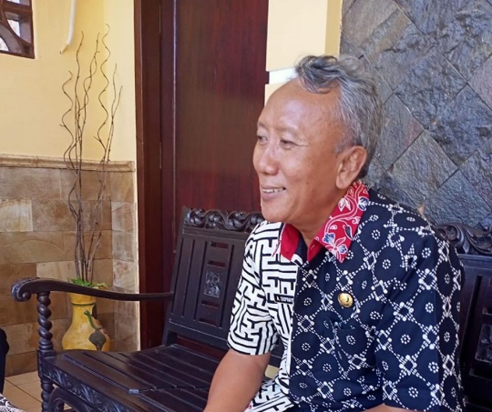 Agus Suprayogi kepala kecamatan Raas Kab. Sumenep, saat di konfirmasi media SP. SP Ainur Rahman