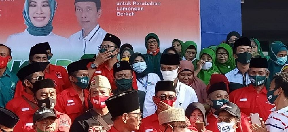 Kartika-Saim saat akan menyampaikan pidato politiknya di GOR usai dirinya mendaftar ke KPU.SP/MUHAJIRIN KASRUN
