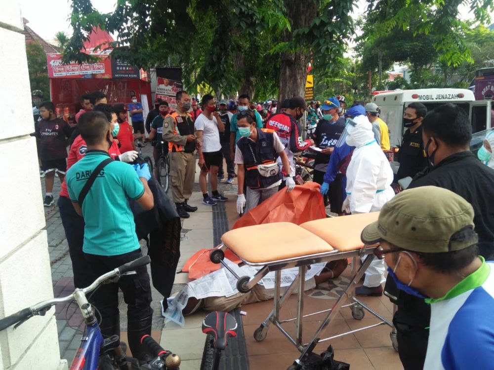 Seorang usai Selfi tiba tiba ambruk dan tewas. Diduga Penggowes ini kena serangan jantung Minggu (13/9/2020)