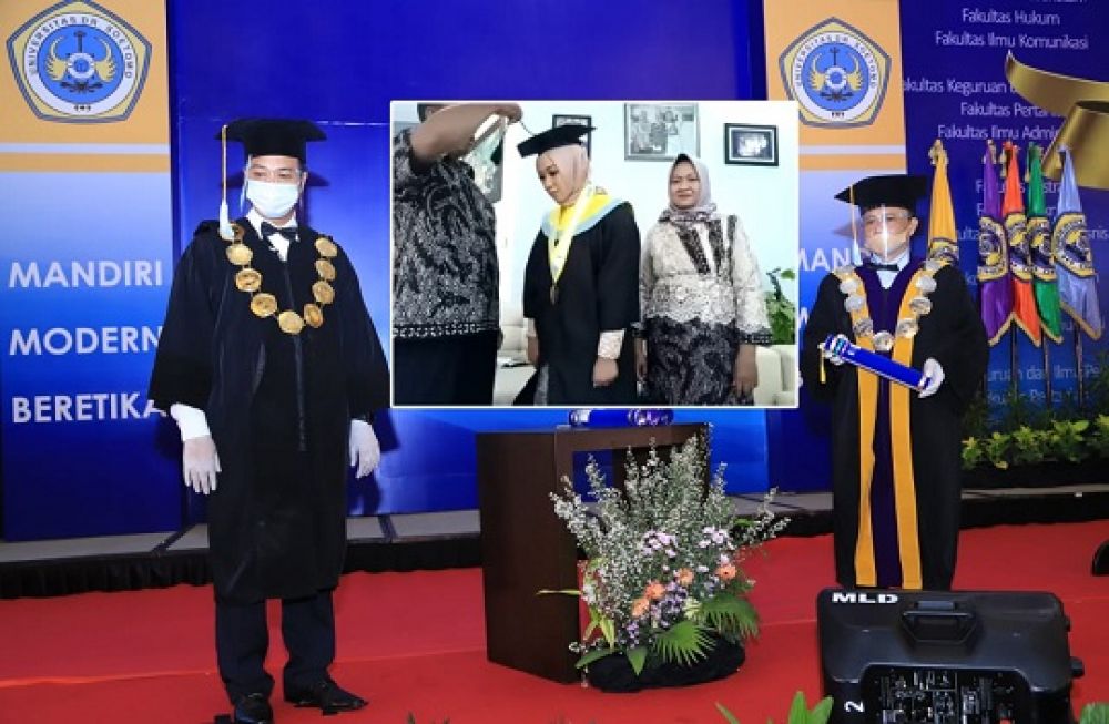 Prosesi wisuda 1.311 lulusan program D3, S1 dan S2 Universitas Dr. Soetomo (Unitomo).SP/BYTA
