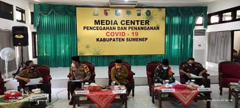 HendrikanHD mewakili Seniman sumenep, saat gelar hearing dengan bupati sumenep. SP/ Ainur Rahman