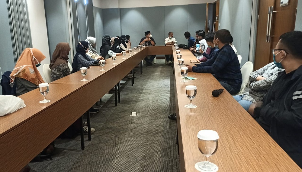 Armuji bertemu dengan Mahasiswa Bibit Unggul disalah satu hotel di Surabaya Selatan. .SP/Byta Indrawati.