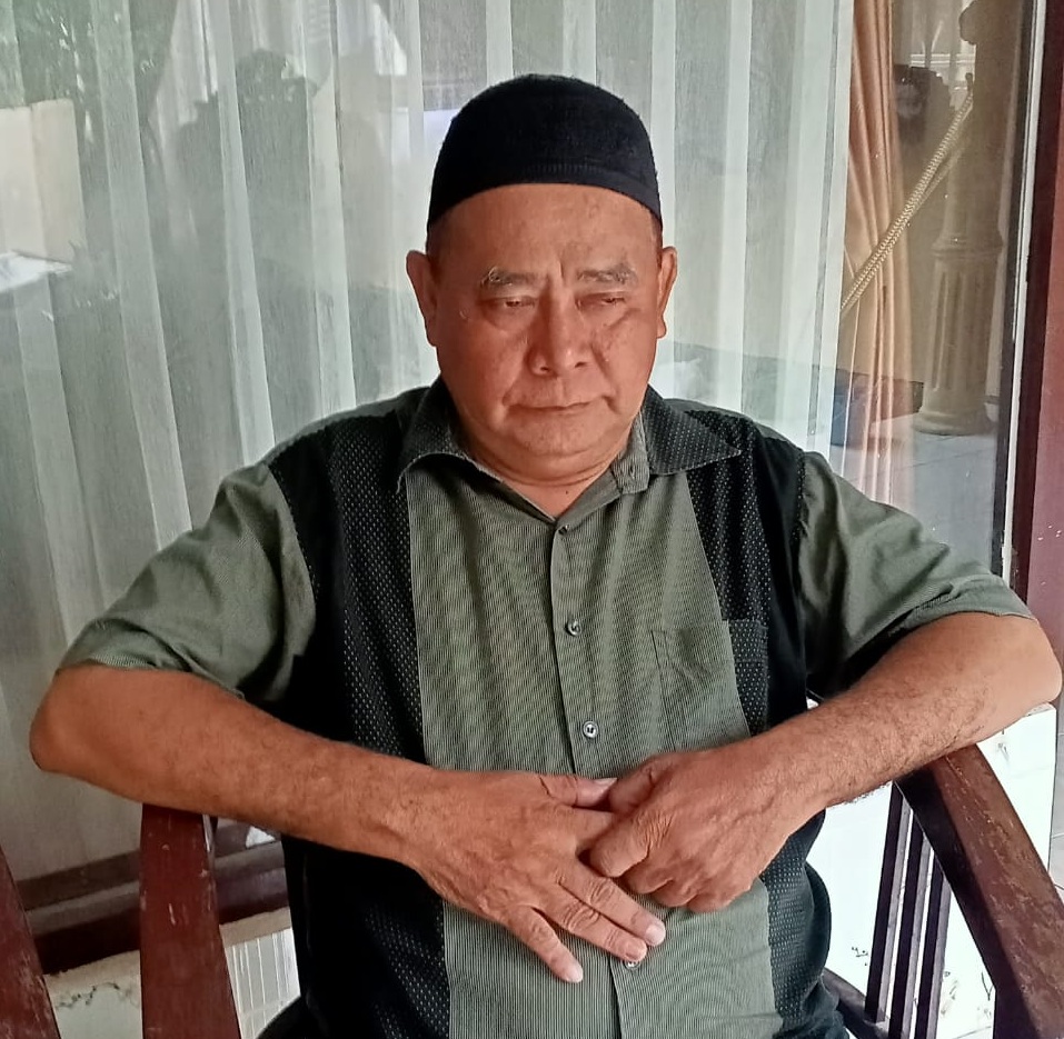 Camat Giligenting Kab, sumenep Abul Hasan, S.Sos saat di konfirmasi di kediamannya. SP/Ainur Rahman