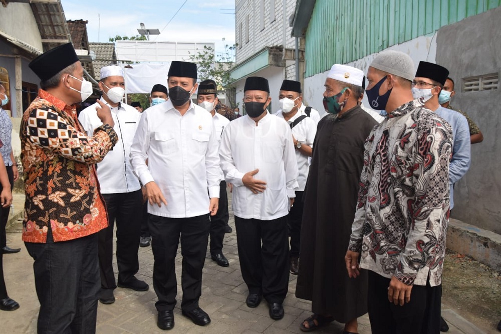 Kepala BNPT (Badan Nasional Penanggulangan Terorisme), Komjen Boy Rafli Amar saat menyambangi markas Yayasan Lingkar Perdamaian (YLP) di Solokuro Lamongan. FOTO:SP/MUHAJIRIN KASRUN