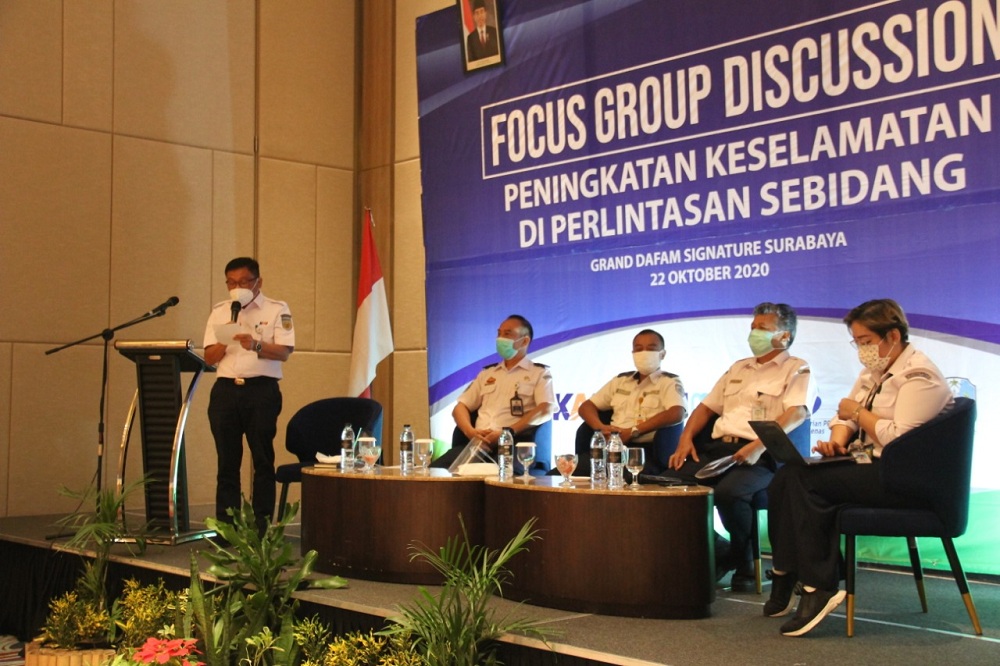 Focus Group Discussion (FGD) mengenai Peningkatan Keselamatan di Perlintasan Sebidang di Ballroom Hotel Grand Dafam Surabaya, Kamis (22/10/2020).SP/Byta Indrawati.