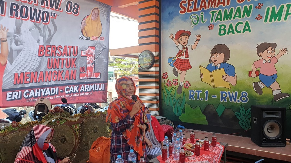 Hj. Siti Maryam, Wakil Ketua DPC PDIP Kota Surabaya, usai kampanye di Karangpilang, Minggu (1/11/2020).SP/Byta Indrawati.