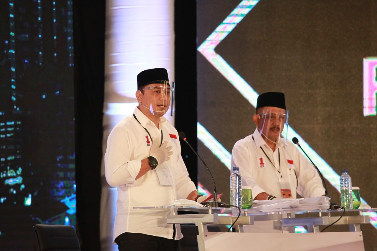 Pasangan Eri Cahyadi-Armuji dalam Debat perdana Pilkada Surabaya 2020.SP/Byta Indrawati.