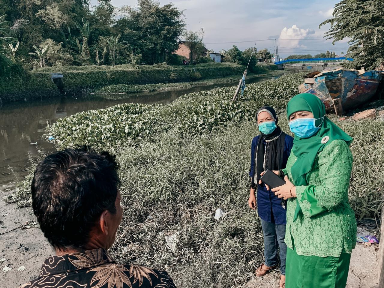 Cawabup Dwi Astutik menerima curhatan nelayan pencari kupang