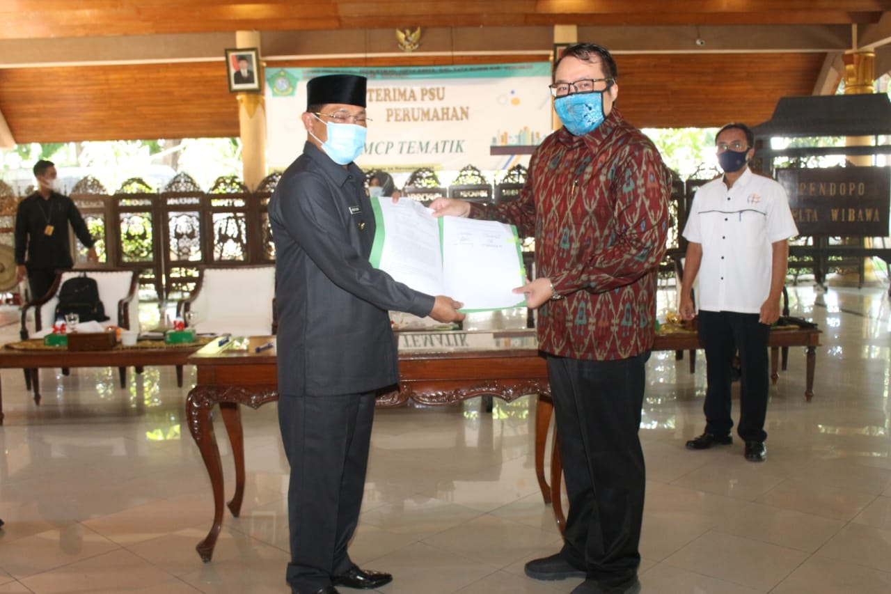 16 pengembang menyerahkan PSU (Prasarana, Sarana dan Utilitas Umum) perumahan kepada Pemkab Sidoarjo, Senin, (16/11). SP/ SUGENG PURNOMO