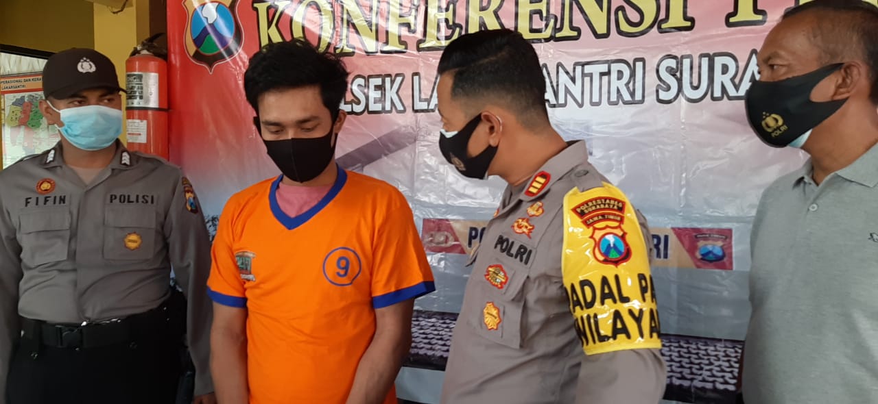 Tersangka pencuri perhiasan emas milik Istri Siri ungkapnya didampingi Kanit Reskrim Iptu Suwono, Minggu (22/11).SP/ANTO