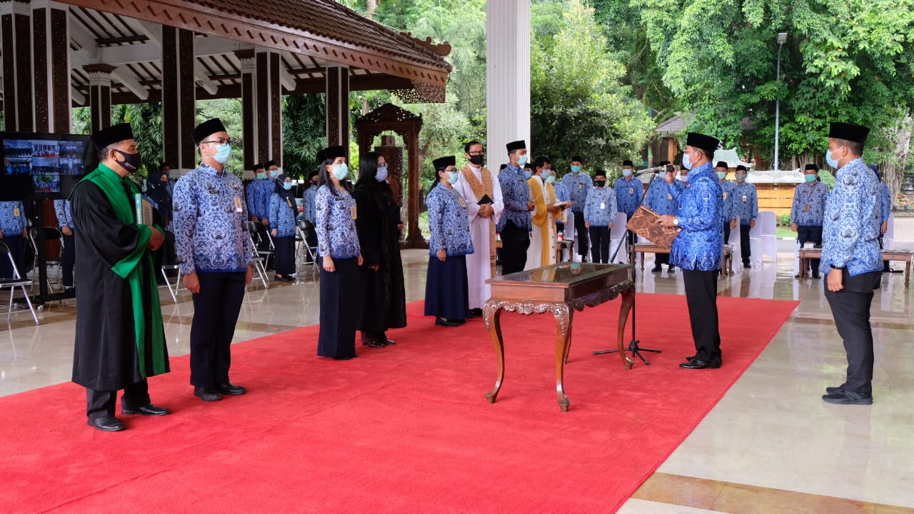 506 PNS formasi tahun 2019 diambil sumpah/janji oleh Pj Bupati Sidoarjo, Hudiyono di Pendopo Delta Wibawa, Kamis (26/11/2020).SP/SUGENG