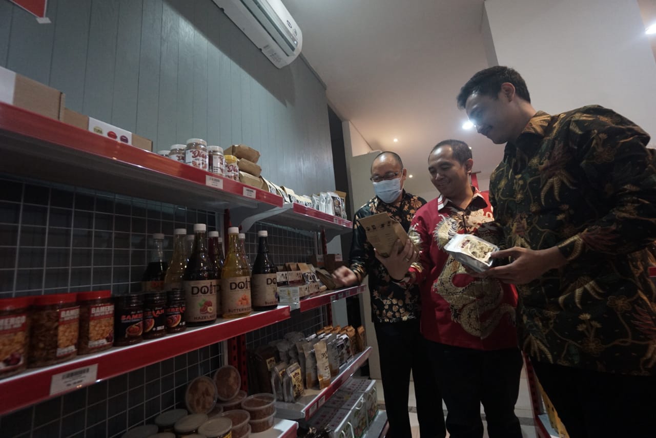 Koperasi Skomilli melakukan grand opening, di kawasan Jl. Dr. Soetomo 97A Surabaya, pada Jumat ( 27/11/20). SP/Julian Romadhon