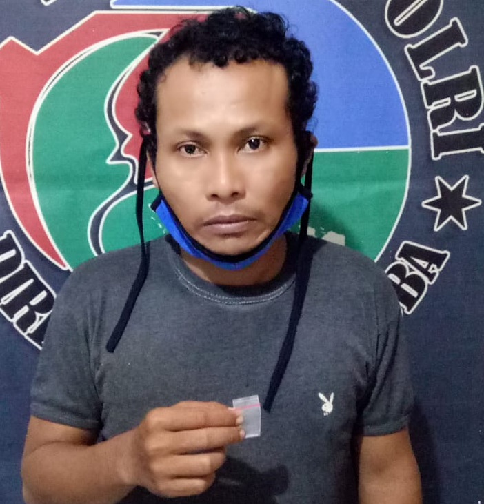 Tersangka Onny Suryono (41), warga Gadel Sari Madya No.11 Surabaya. SP/TYAN