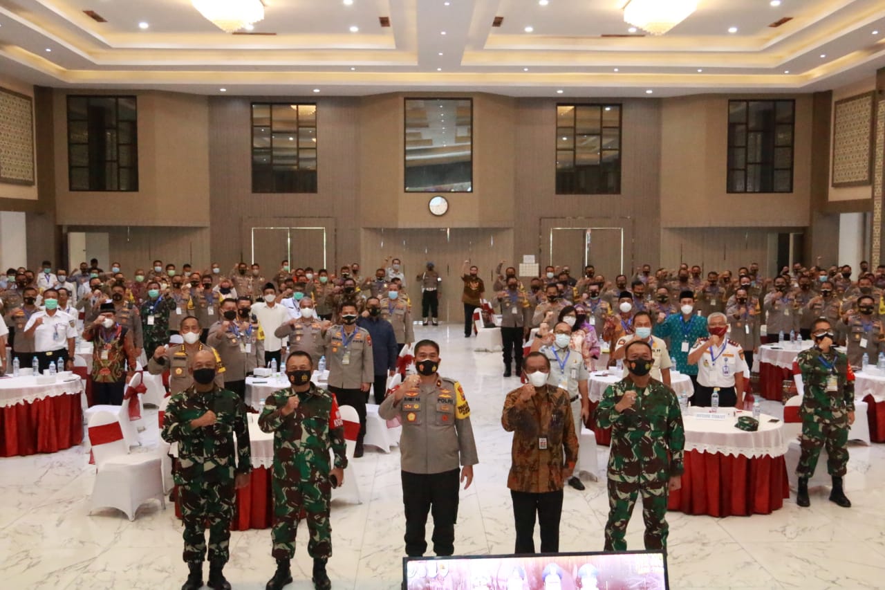Wakapolda Jatim Brigjen Pol Slamet Hadi Supraptoyo memimpin gelar operasi lilin Semeru 2020 Selasa (15/12/2020)