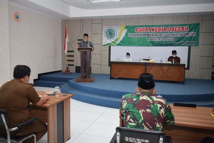 Bupati Fadeli saat membuka Rakerda MUI Lamongan. SP/MUHAJIRIN