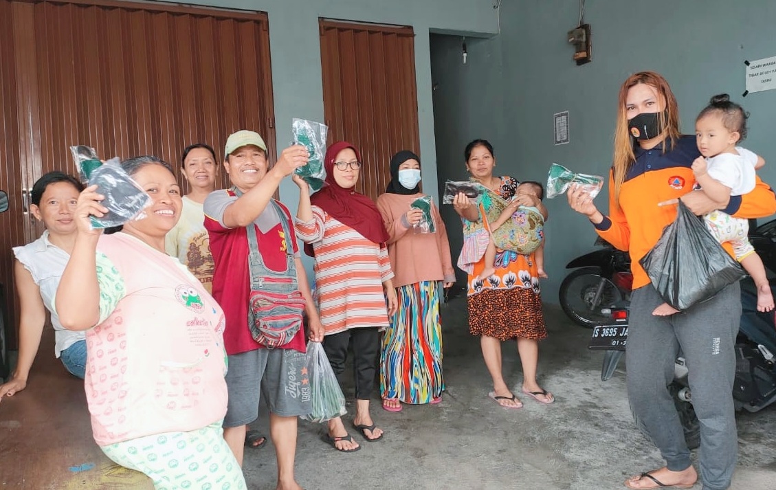 BPBD Jatim gandeng persatuan waria kota surabaya sosialisasikan penggunaan masker. SP/ BPBD Jatim 