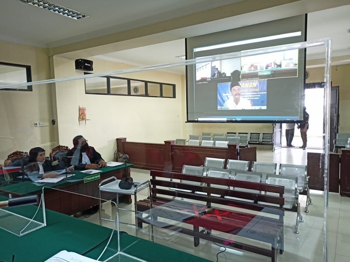 Hakim dan JPU saat mengikuti sidang Tipikor di PN Tipikor Surabaya. SP/MUHAJIRIN