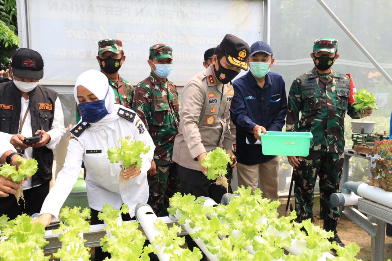 Forkompinda Melihat Kesiapan Posko, Tempat Isolasi, Tracing Tamu Yang Masuk Di Daerah Tersebut, Dan Penanganan Kasus Rabu (10/2/2021)
