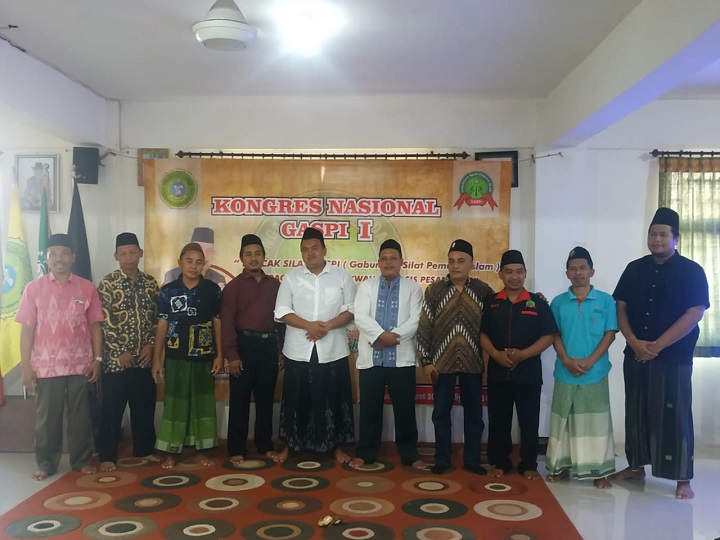 Ketum GASPI berpose bersama usai gelaran Kongres 1. SP/MUHAJIRIN KASRUN
