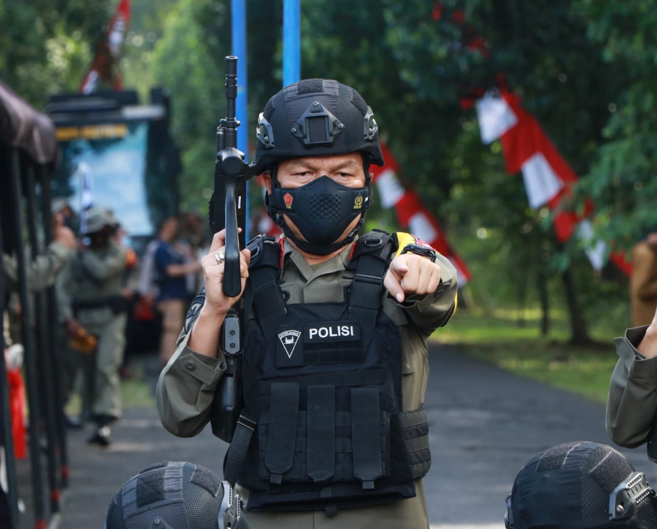 Kapolda Jatim Irjen Pol Nico Afinta usai membuka latihan gabungan tentang penanggulangan kebakaran hutan di Madiun, Rabu (7/4/2021)