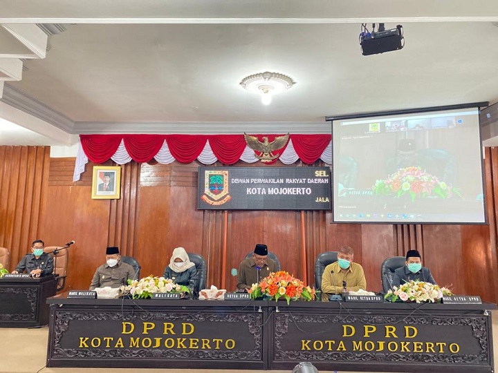 DPRD Kota Mojokerto saat pengesahan empat Raperda inisiatif. SP/Dwy AS