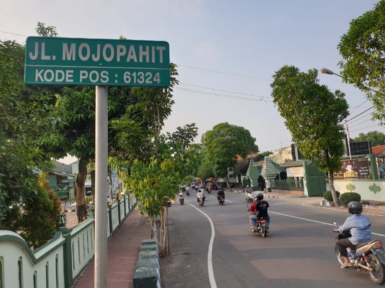 Suasana Jalan Mojopahit yang akan dijadikan lokasi rencana pembangunan Skywalk tepatnya di sisi utara Alun-alun Kota Majokerto.SP/Dwy Agus Susanti
