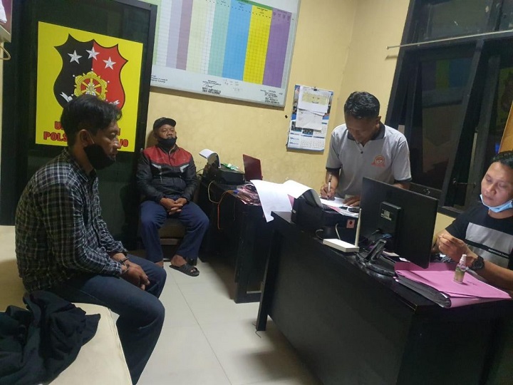 Agus Prianto pelaku yang membawa kabur motor milik korban saat menajalani pemeriksaan.