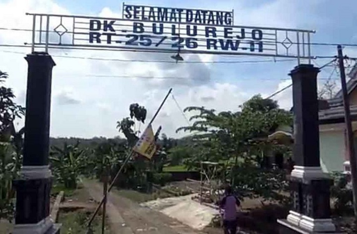  Akses jalan dua RT di Dukuh Bulurejo ditutup menggunakan portal.