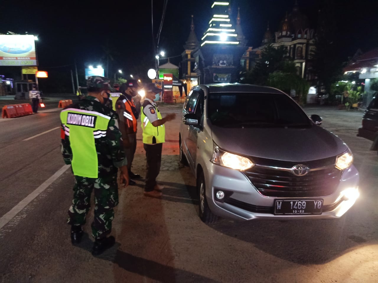 Anggota Polri sejak semalam sudah melakukan PPKM Darurat di perbatasan kota atau kabupaten, Sabtu (3/7/2021)