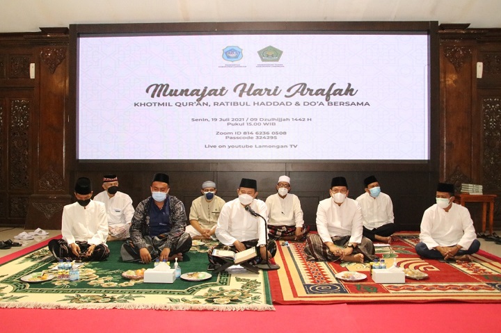 Pelaksanaan munajat mengetuk pintu langit oleh Pemkab Lamongan digelar dengan harapan Corona segara hilang. SP/Muhajirin Kasirun