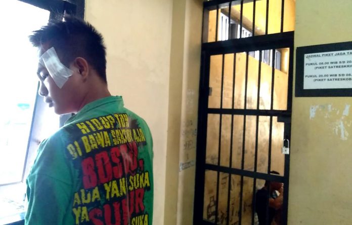 Hilmi , pemuda yang diamankan karena hendak memperkosa seorang penjaga konter HP di kamar mandi.