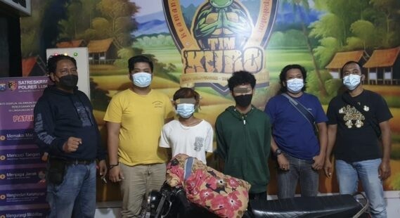 Kedua pelaku diamankan Polres Lumajang. 