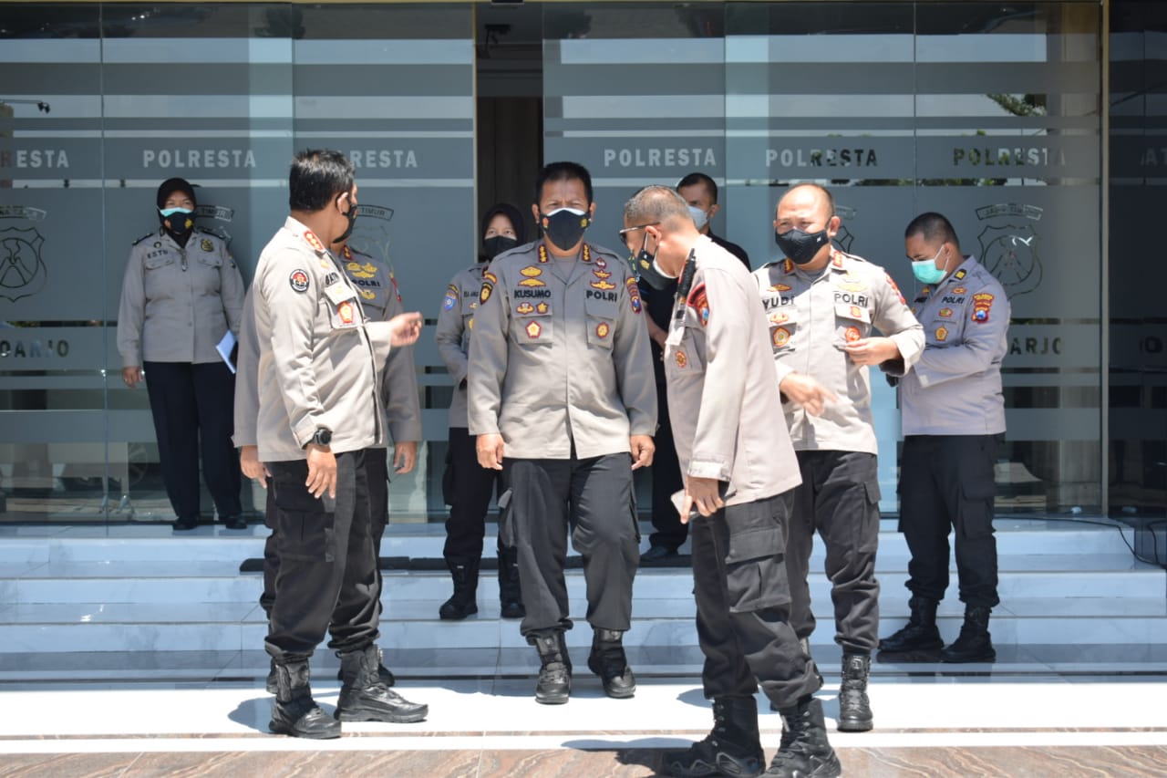 Dirsamapta Polda Jatim mendatangi Polresta Sidoarjo dalam rangka singkronisasi vaksin Selasa (24/8/2021)